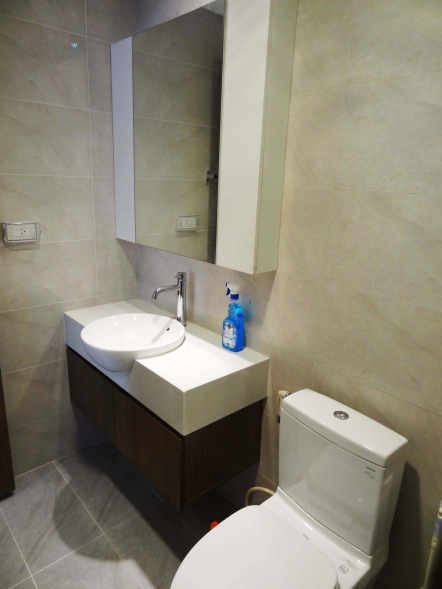 High floor three bedrooms apartment for rent in new building Hong Kong Tower, Ha Noi